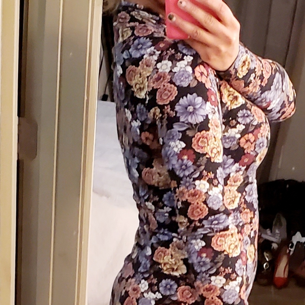Dress - Picture 4 of 9